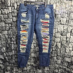 IRIS DISTRESSED BLUE JEANS W/COLOR BELOW HOLES SIZE 11